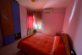 Lovely Apt, beach only 5 minute walk